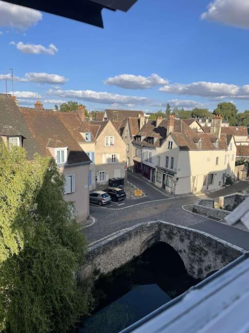 Apartamento Duplex Bord De L'Eure - Parking Inclus - Jolie Vue Sur La Cathedrale Chartres Exterior foto